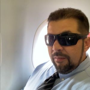 Meet your Posher, Carlos